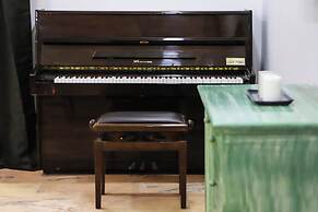 Modern Apartment at Piazza del Gesu'