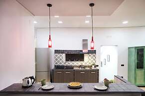 Modern Apartment at Piazza del Gesu'