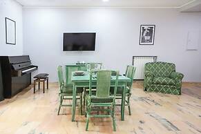 Modern Apartment at Piazza del Gesu'