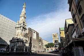 Modern Apartment at Piazza del Gesu'