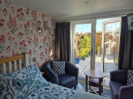 Flower Garden Studio in Sheringham- Cycle Friendly