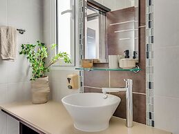 Sanders Seaview Paphos