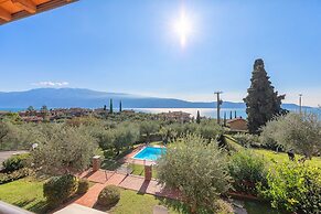 Le Olive 8-4 Apartment