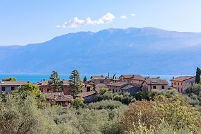 Le Olive 8-4 Apartment