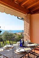 Le Olive 8-4 Apartment