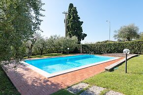 Le Olive 8-4 Apartment