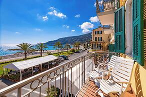 Appartamento fronte mare a Ospedaletti