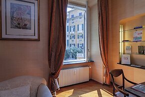 La finestra sul cortile di Via Roma