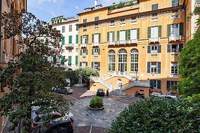 La finestra sul cortile di Via Roma