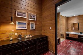 Hotel Indigo Lugu Lake by IHG