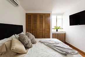 Edificio Alcazar de Oviedo BY Host Medellin