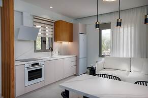 Adore White Natural Retreat by Estia