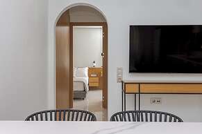 Adore White Natural Retreat by Estia