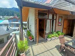 Goroomgo Daddy's Manali