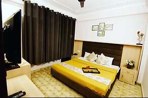 Goroomgo Daddy's Manali