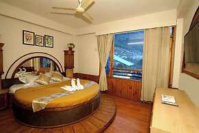 Goroomgo Daddy's Manali