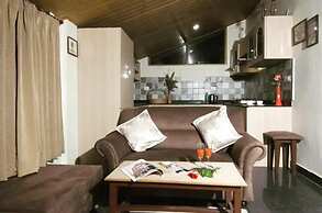 Goroomgo Daddy's Manali