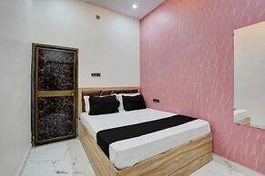 Goroomgo Vrrinda Residency Varanasi