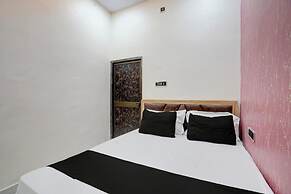 Goroomgo Vrrinda Residency Varanasi
