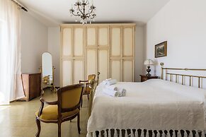 3991 Villa Bea by Barbarhouse