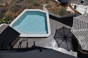 Panthea Suite Santorini