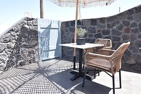Panthea Suite Santorini