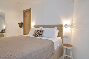 Panthea Suite Santorini