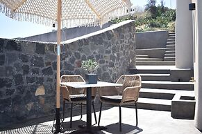 Panthea Suite Santorini