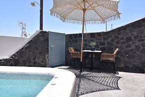 Panthea Suite Santorini