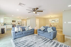 Pet-friendly Home w/ Deck - 6 Mi to NRG Stadium!