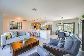 Bonita Springs Home w/ Lake Views: 8 Mi to Beach!