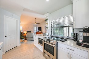 Bonita Springs Home w/ Lake Views: 8 Mi to Beach!