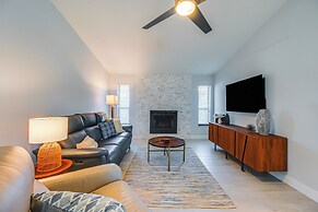 Bonita Springs Home w/ Lake Views: 8 Mi to Beach!