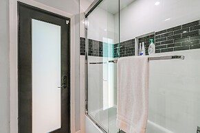 Bonita Springs Home w/ Lake Views: 8 Mi to Beach!