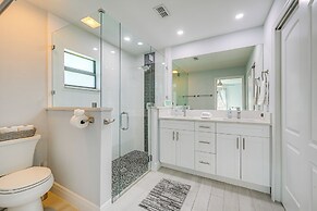 Bonita Springs Home w/ Lake Views: 8 Mi to Beach!