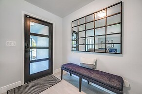 Bonita Springs Home w/ Lake Views: 8 Mi to Beach!