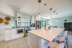 Bonita Springs Home w/ Lake Views: 8 Mi to Beach!