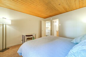 Welcoming Incline Village Condo ~ 2 Mi to Beach!