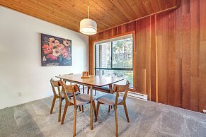 Welcoming Incline Village Condo ~ 2 Mi to Beach!