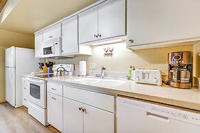 Welcoming Incline Village Condo ~ 2 Mi to Beach!