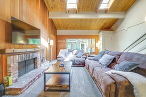 Welcoming Incline Village Condo ~ 2 Mi to Beach!