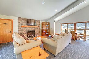 Welcoming Incline Village Condo ~ 2 Mi to Beach!