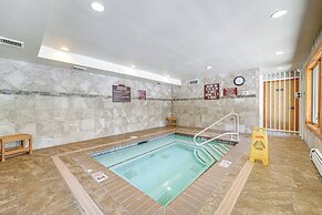 Welcoming Incline Village Condo ~ 2 Mi to Beach!