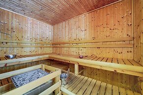 Welcoming Incline Village Condo ~ 2 Mi to Beach!