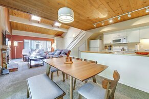 Welcoming Incline Village Condo ~ 2 Mi to Beach!