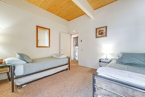 Welcoming Incline Village Condo ~ 2 Mi to Beach!