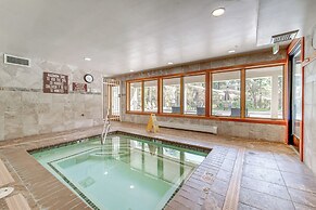 Welcoming Incline Village Condo ~ 2 Mi to Beach!