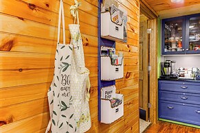 Easy-access Pigeon Forge Cabin w/ Hot Tub!