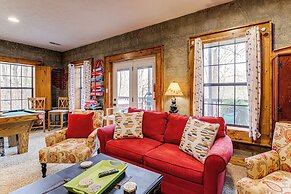 Easy-access Pigeon Forge Cabin w/ Hot Tub!