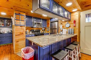 Easy-access Pigeon Forge Cabin w/ Hot Tub!